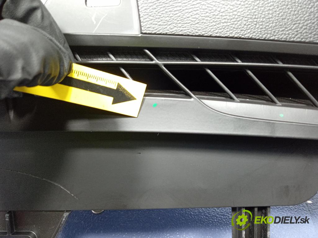 Opel Zafira 2016 kryt Plast: Interiéry: 13293504