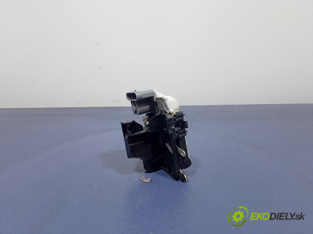 Fiat Doblo 2009 zámek dveře Zad: v pravo: