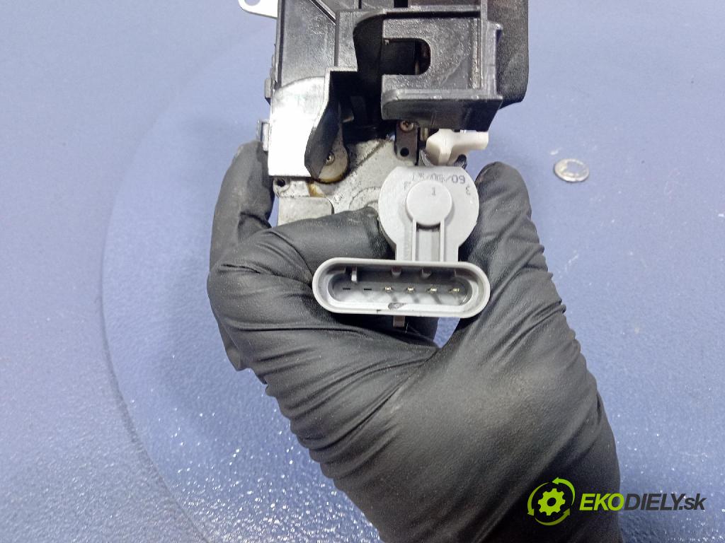 Fiat Doblo 2009 zámek dveře Zad: v pravo: 