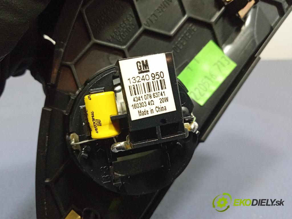 Opel Zafira 2016 kryt Plast: Interiéry: 20812304