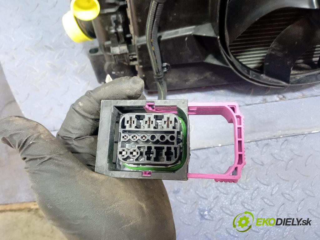 Opel Zafira 2016 Chladič Voda 13360890