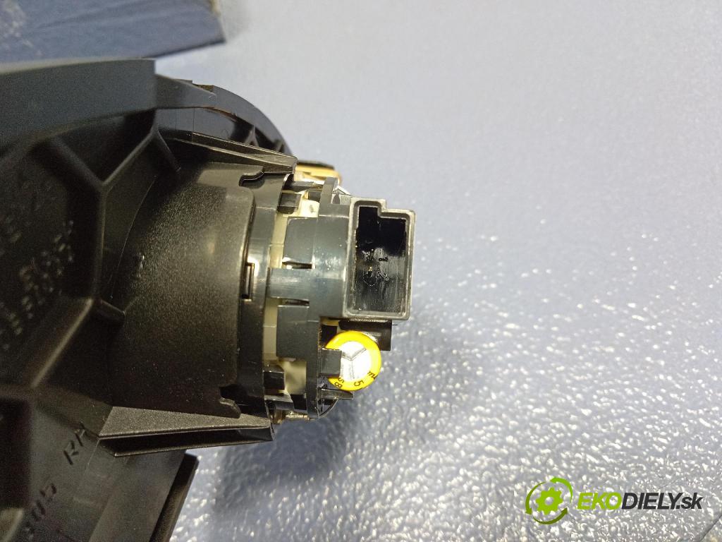 Opel Zafira 2016 kryt Plast: Interiéry: 20812305