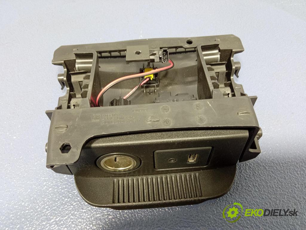 Opel Zafira 2016 kastlík 1059761X