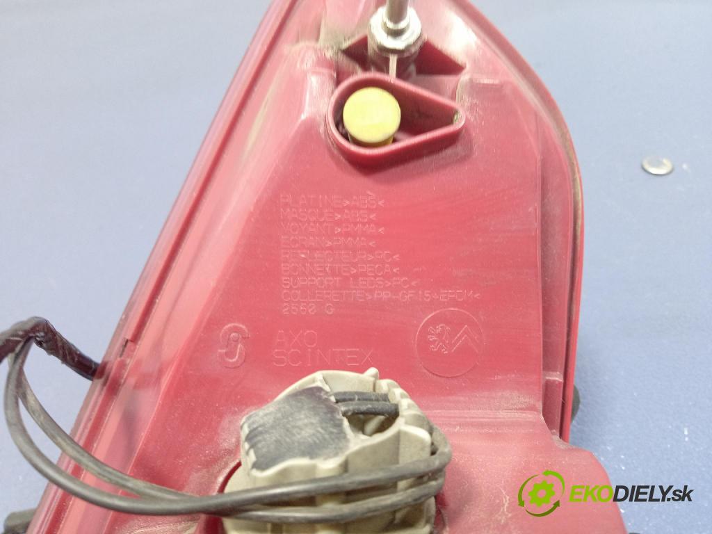 Peugeot 307 2005 světlo Zad: levá Mimo: 2560G