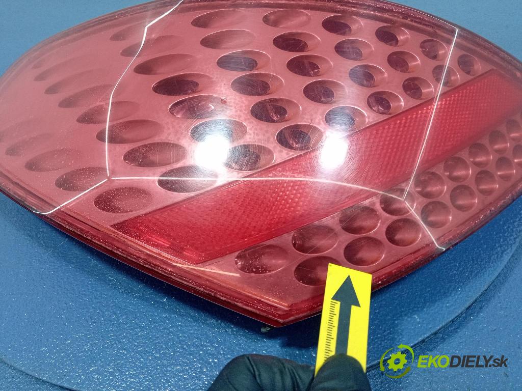 Peugeot 307 2005 světlo Zad: Práva: Mimo: 2560D