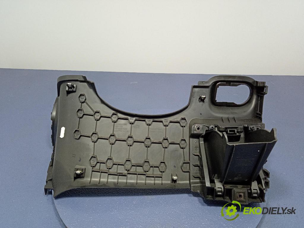 Opel Zafira 2016 kryt Plast: Interiéry: 13293522