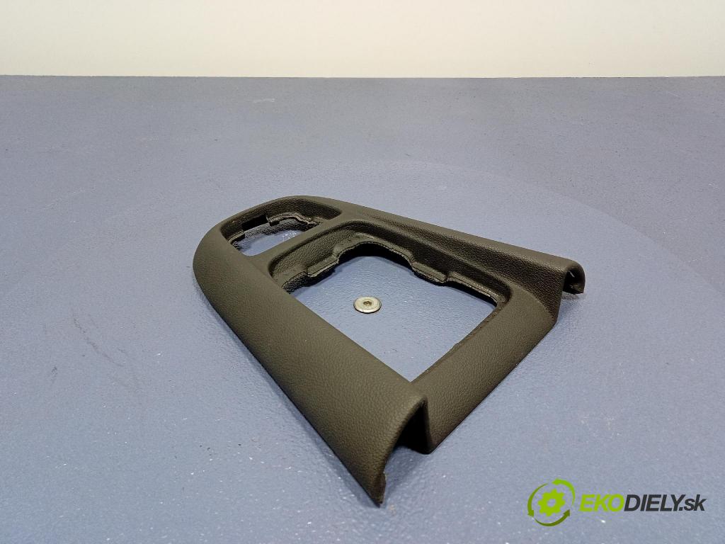 Opel Zafira 2016 kryt Plast: Interiéry: 13352682