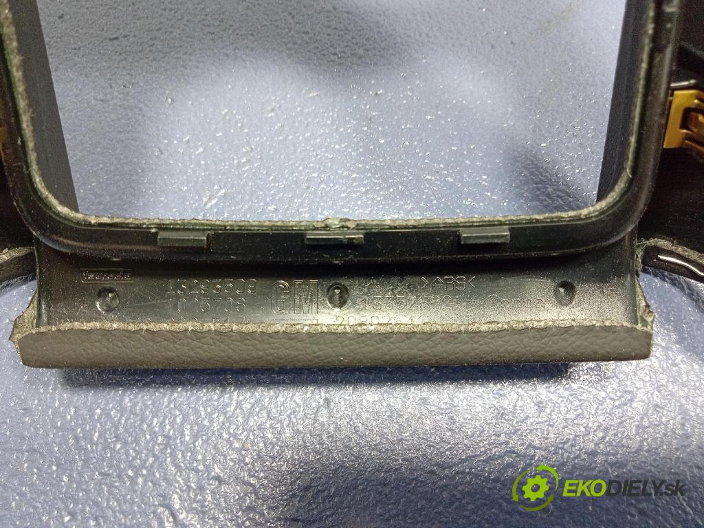 Opel Zafira 2016 kryt Plast: Interiéry: 13352682