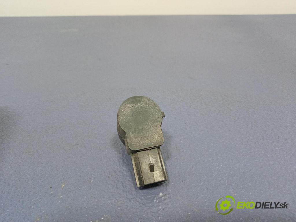 Opel Zafira 2016 snímač / riadiaca jednotka PDC 13300764