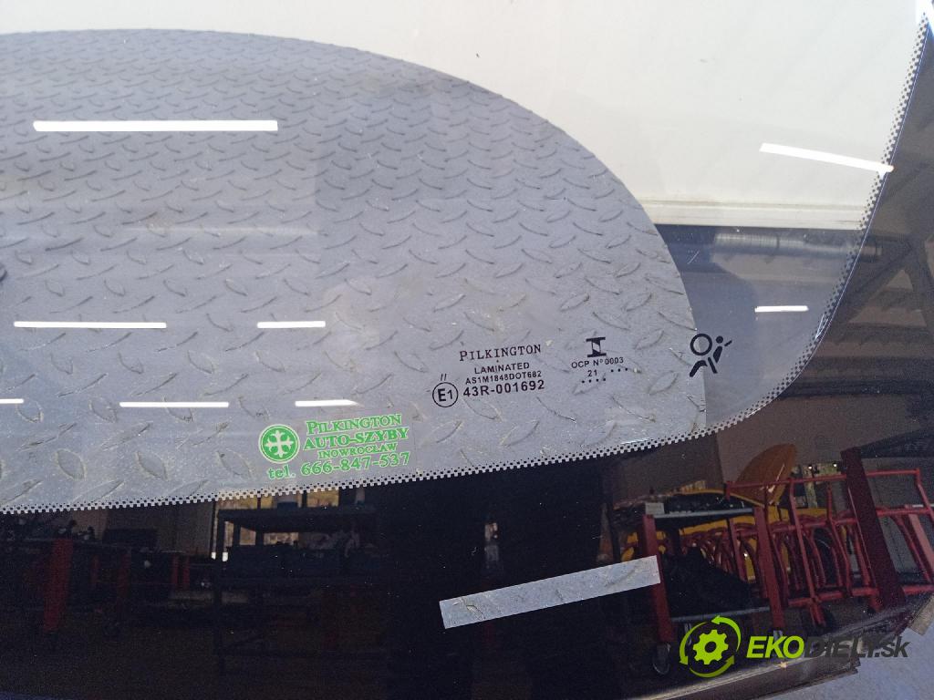 Opel Insignia 2011 sklo Čelní přední: