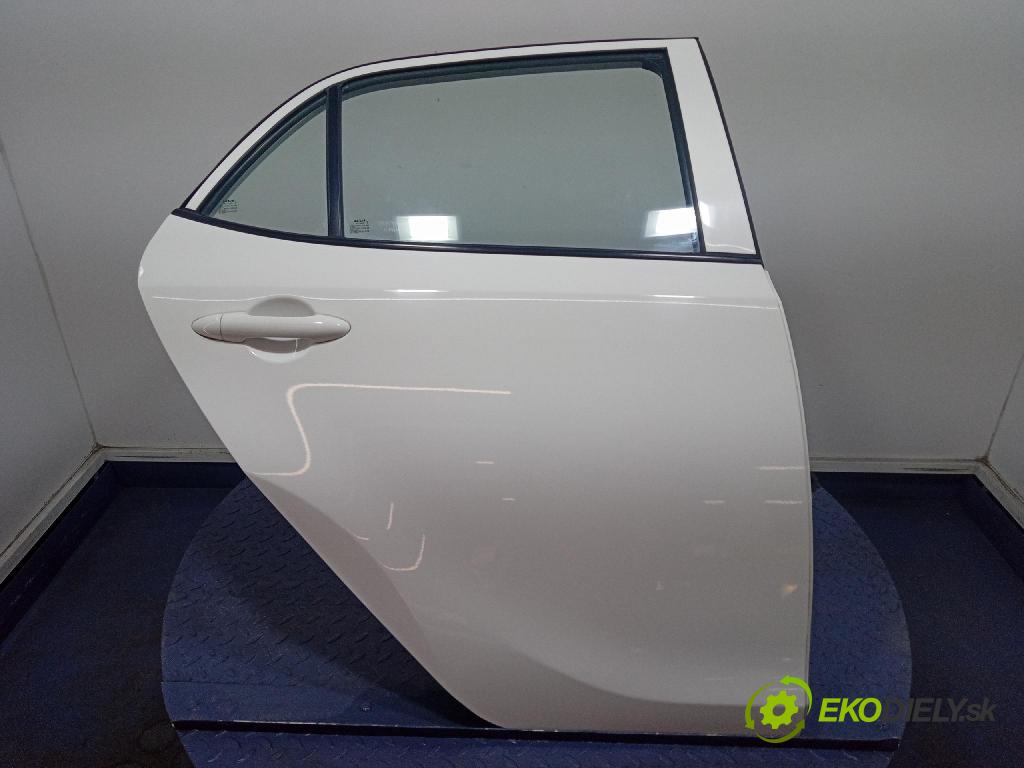 Kia Picanto 2022 dveře Zad: prave