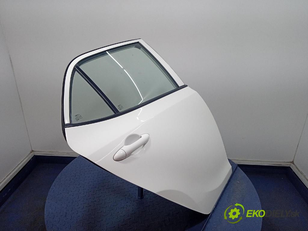 Kia Picanto 2022 dveře Zad: prave