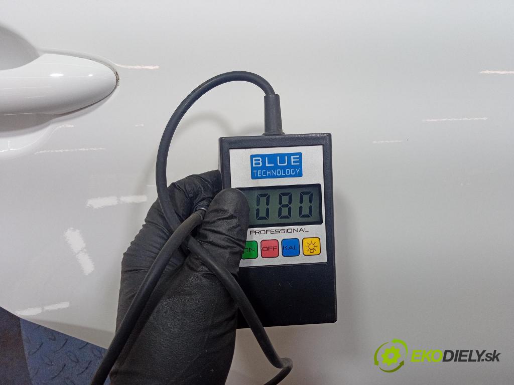 Kia Picanto 2022 dveře Zad: prave