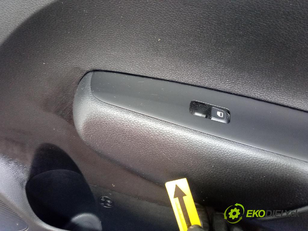 Kia Picanto 2022 Tapacír: dveře před Práva: 82380G6010