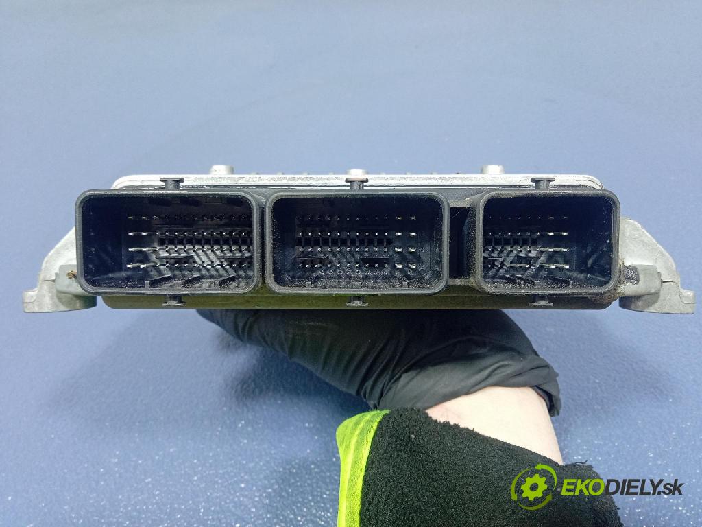 Peugeot 407 2004 řídící jednotka Motor: 9656061280