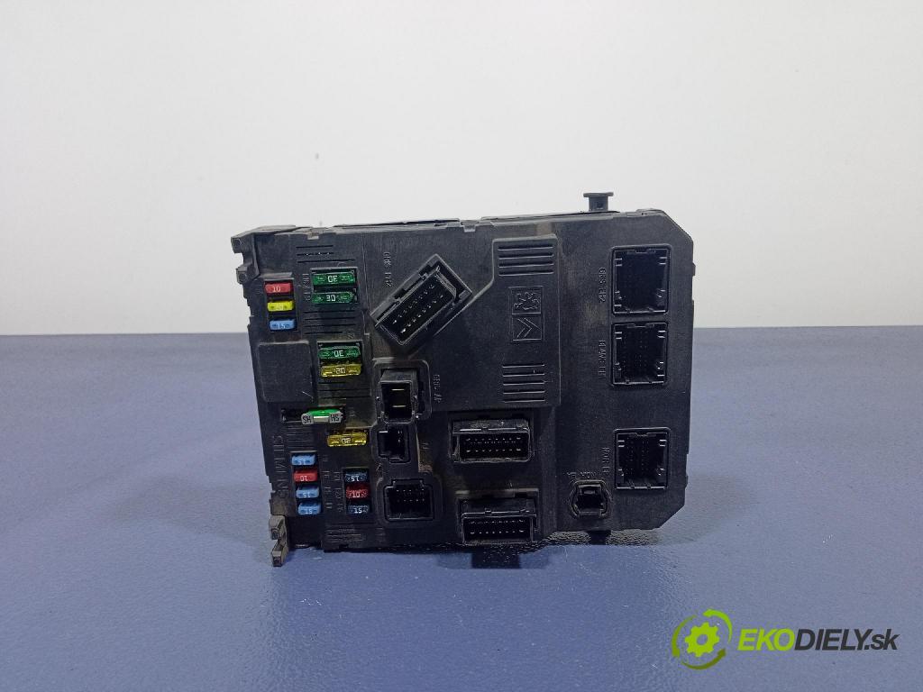 Peugeot 407 2004 skříňka Pojistky 9655221180