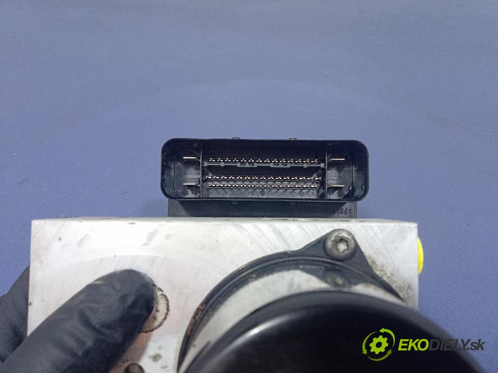 Volvo S60 2002 čerpadlo ABS x 8671224