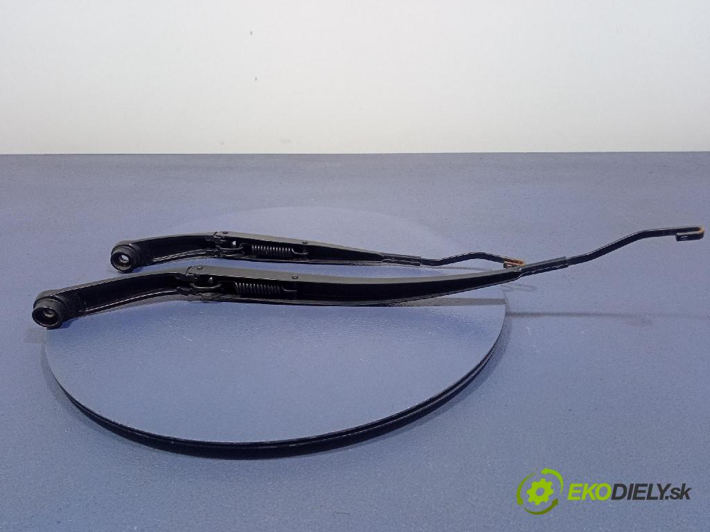 Kia Picanto 2022 Paže: Stěrače: před