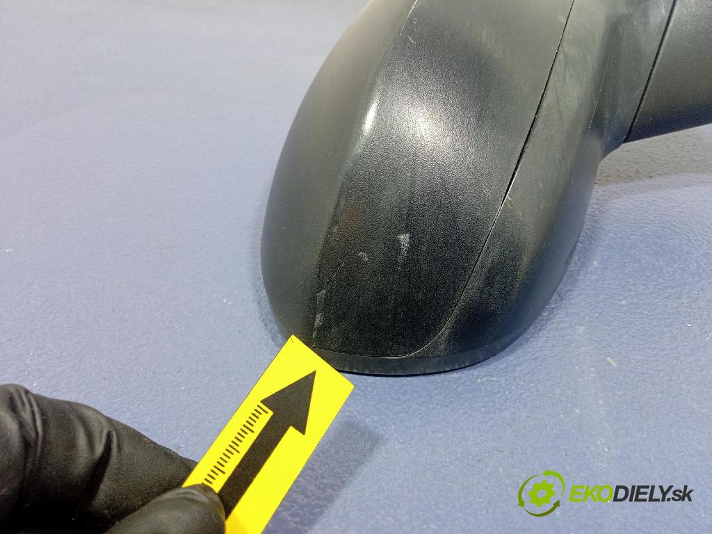 Fiat Punto 2006 zpětné zrcátko prave