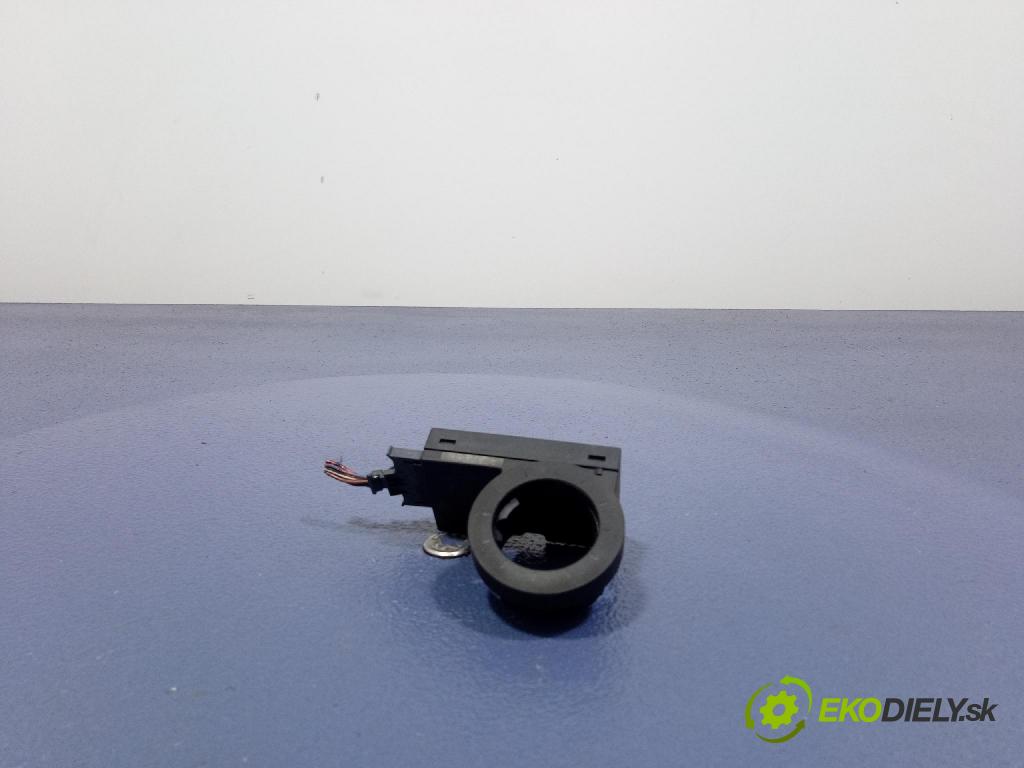 Opel Astra 2003 řídící jednotka Motor: 12214870