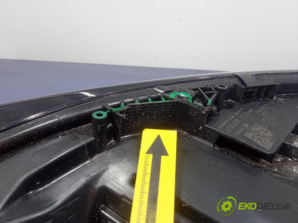 Audi A5 0 světlo v pravo: 8W6941040