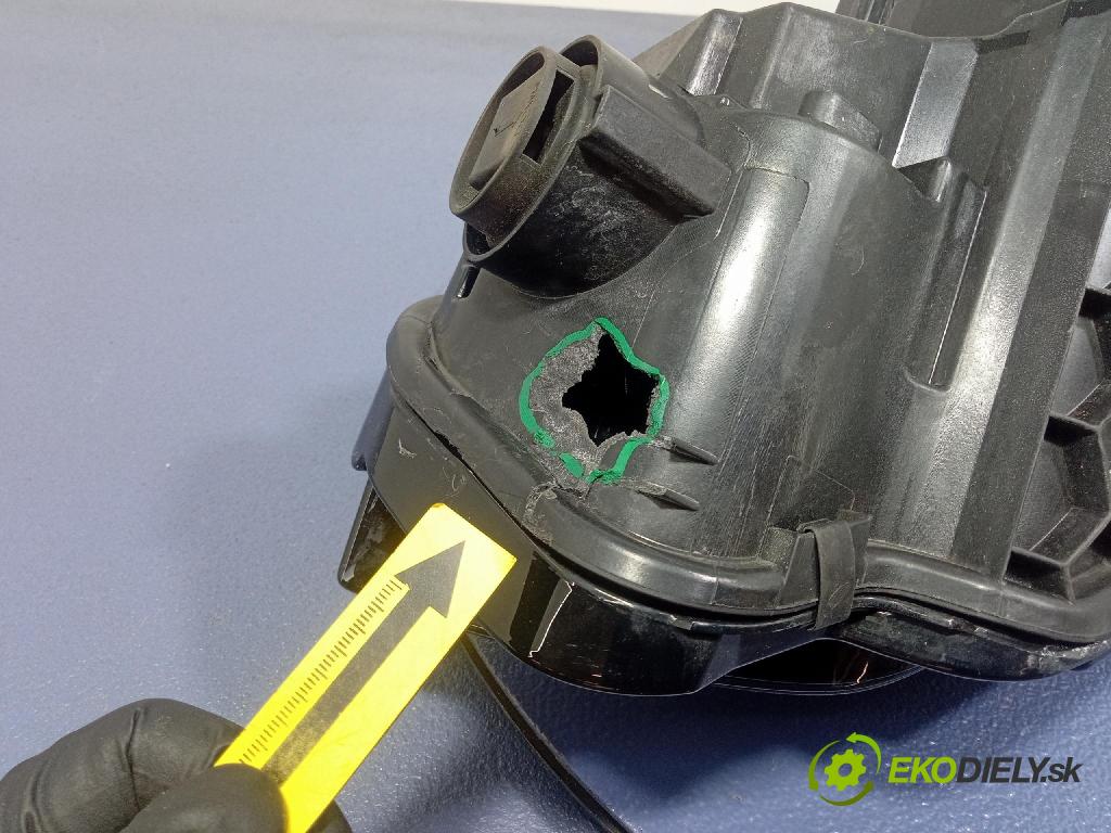 Audi A5 0 světlo v pravo: 8W6941040