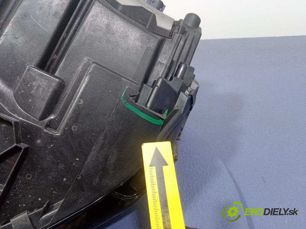 Audi A5 0 světlo v pravo: 8W6941040