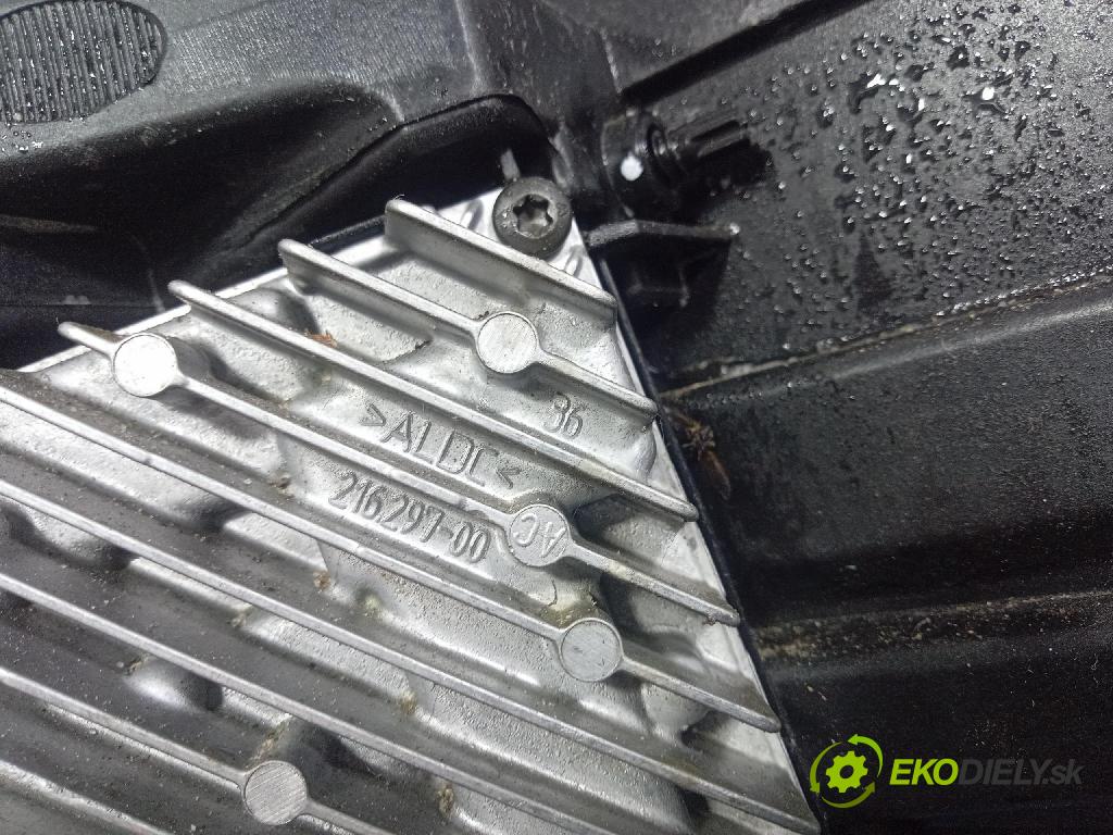 Audi A5 0 světlo v pravo: 8W6941040