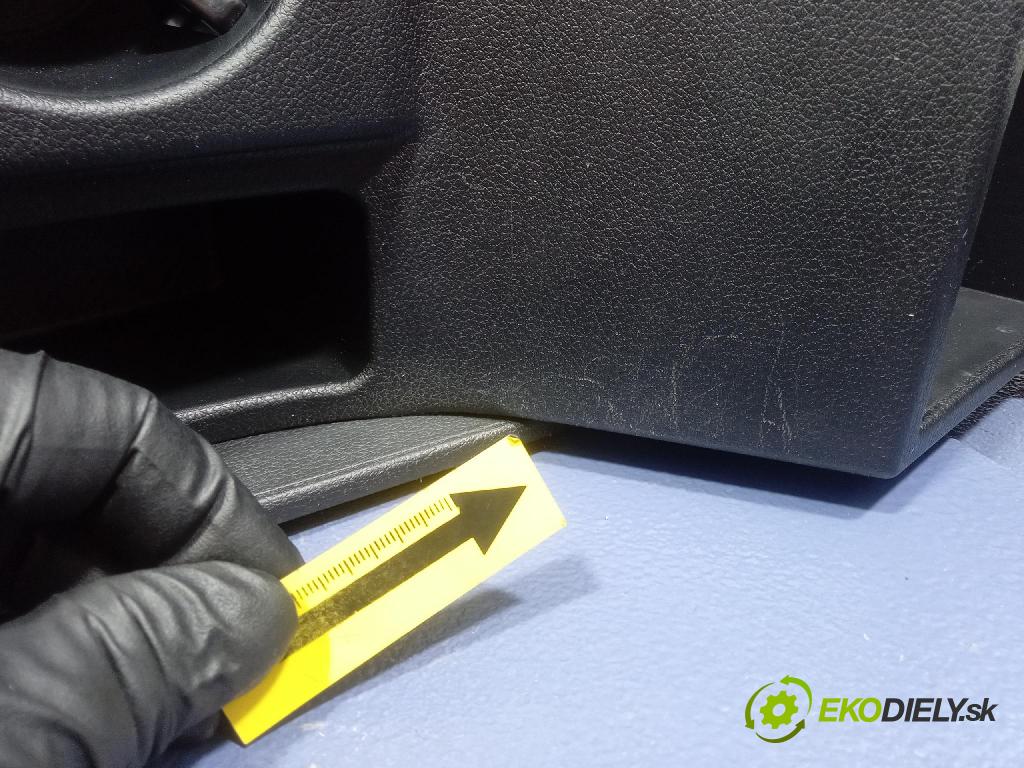 Kia Sportage 2022 Tunel: Střední: 84680R2450