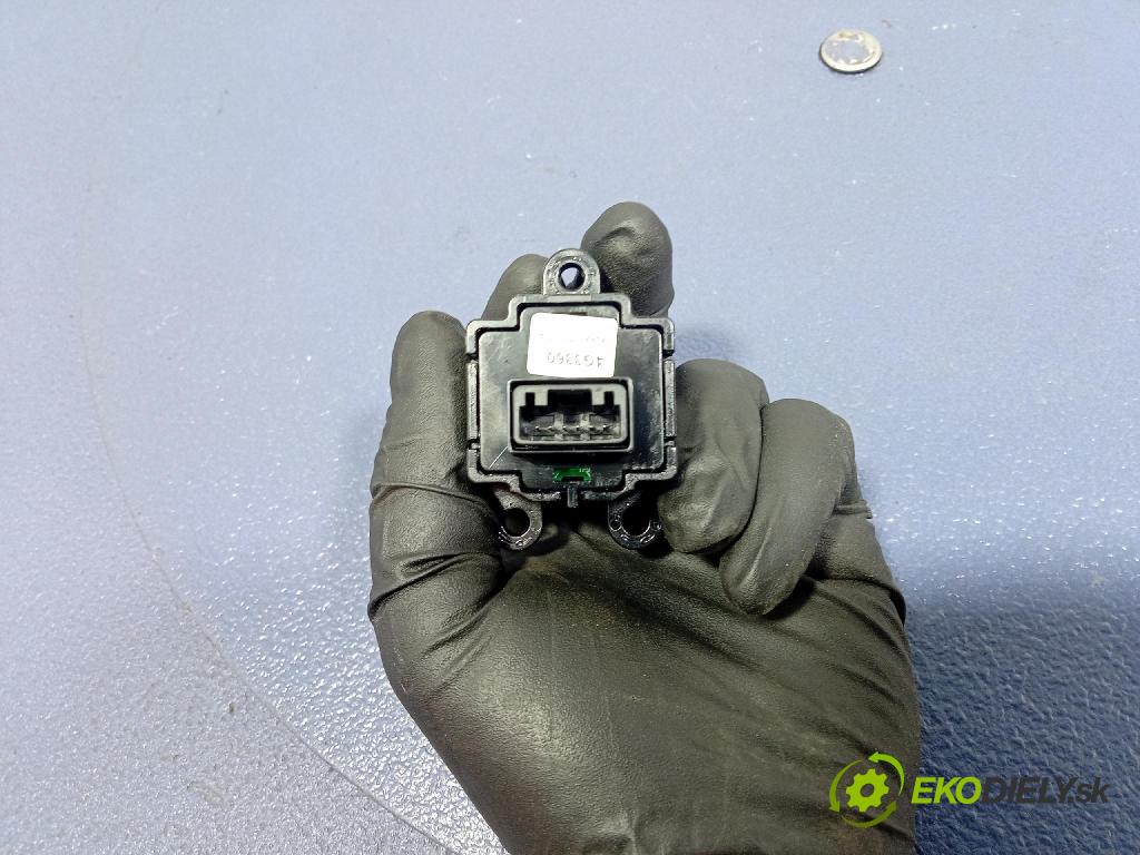 Kia Sportage 2022 Přepínač Světel: Nouzový 93790P1000