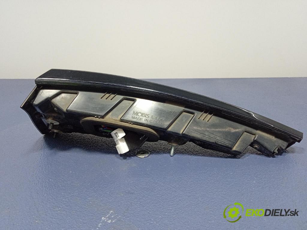 Kia Sportage 2022 světlo Zad: Práva: Uvnitř 92404R2000