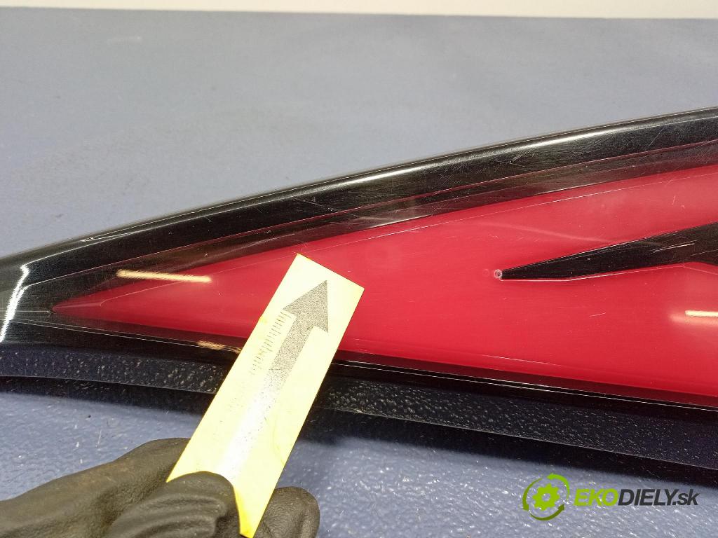 Kia Sportage 2022 světlo Zad: Práva: Uvnitř 92404R2000