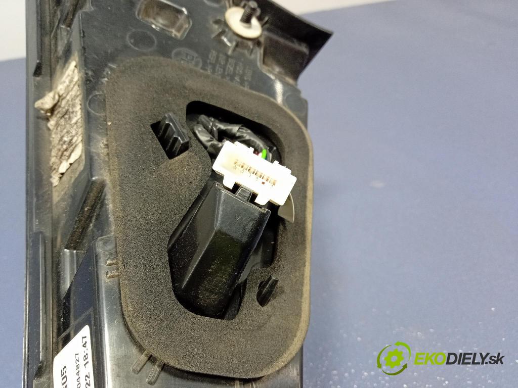 Kia Sportage 2022 světlo Zad: Práva: Uvnitř 92404R2000