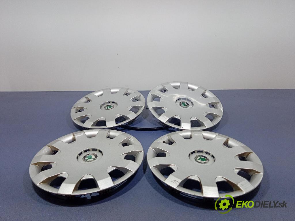 Skoda Octavia 2004 puklica kola: 1U0601147D