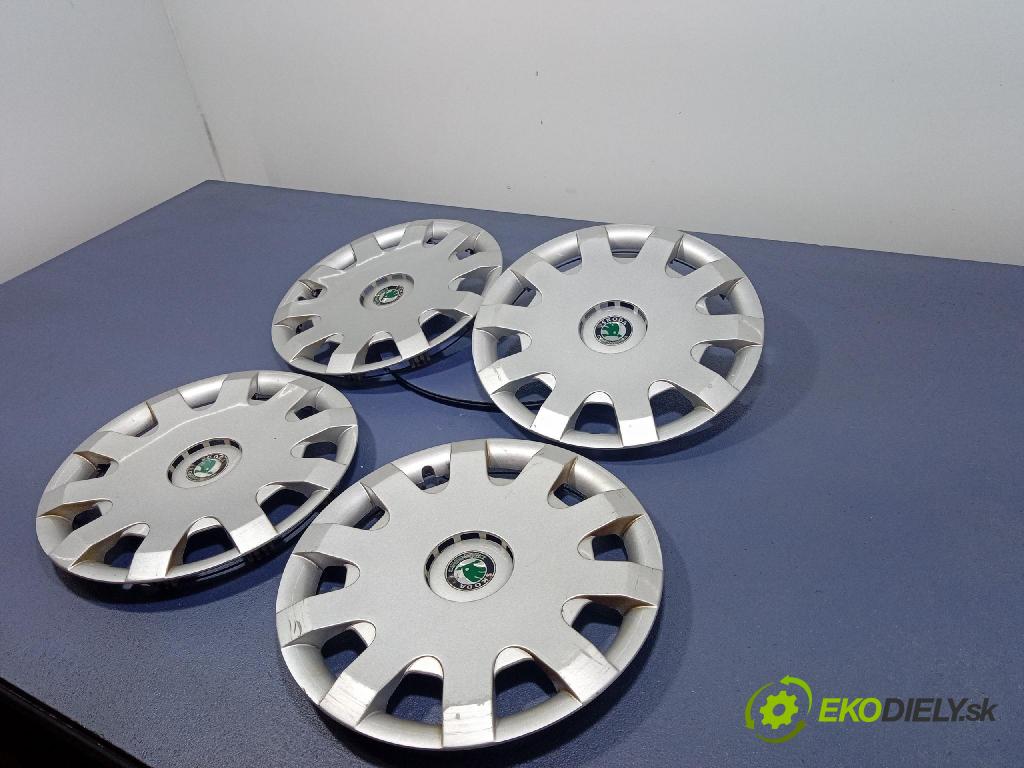 Skoda Octavia 2004 puklica kola: 1U0601147D