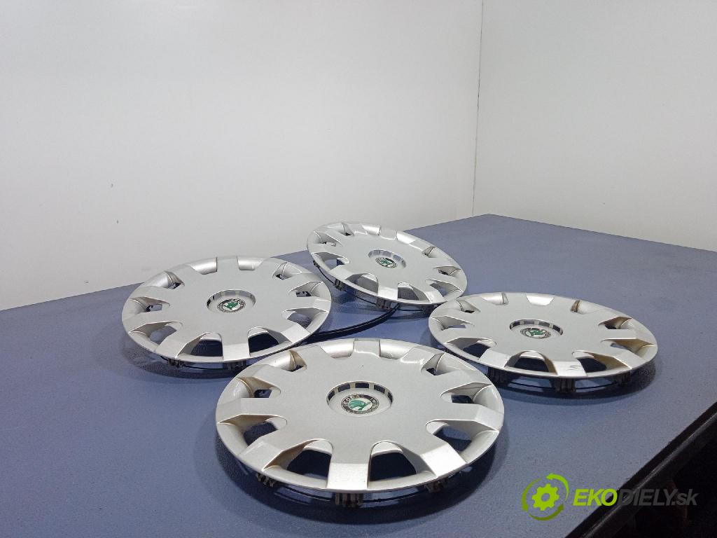 Skoda Octavia 2004 puklica kola: 1U0601147D