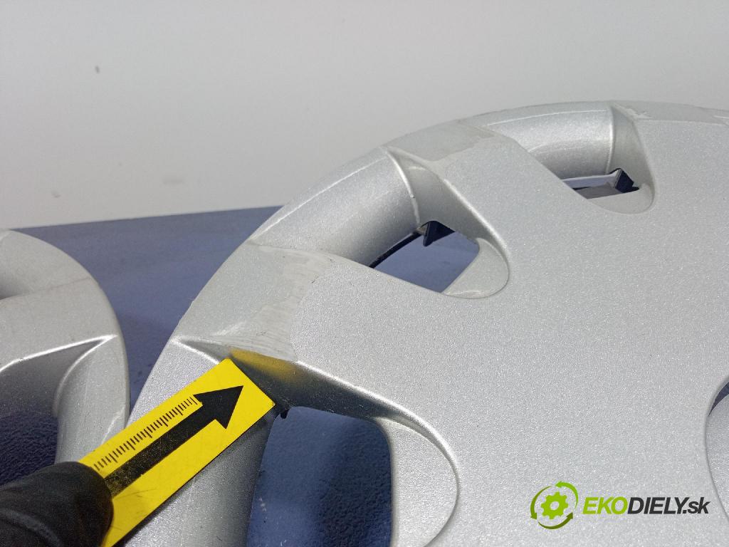 Skoda Octavia 2004 puklica kola: 1U0601147D