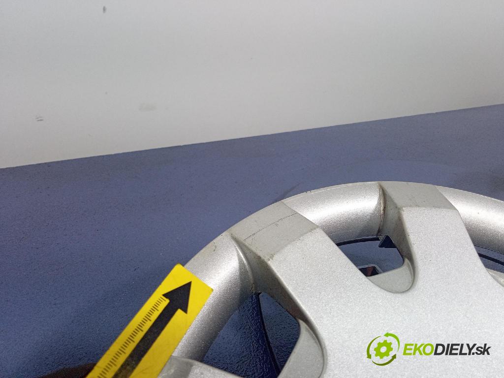 Skoda Octavia 2004 puklica kola: 1U0601147D