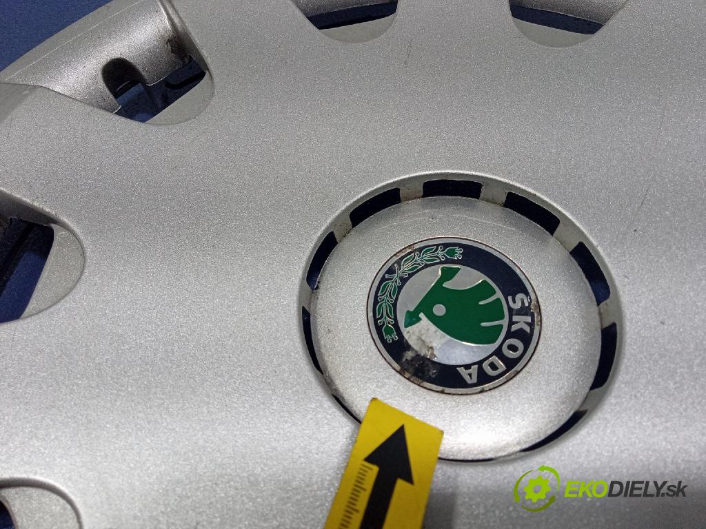 Skoda Octavia 2004 puklica kola: 1U0601147D