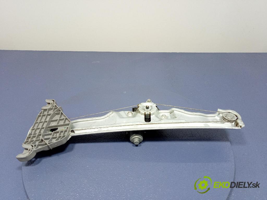 Kia Sportage 2022 mechanismus stahování Sklenka: Zad: v pravo: BA050K0030