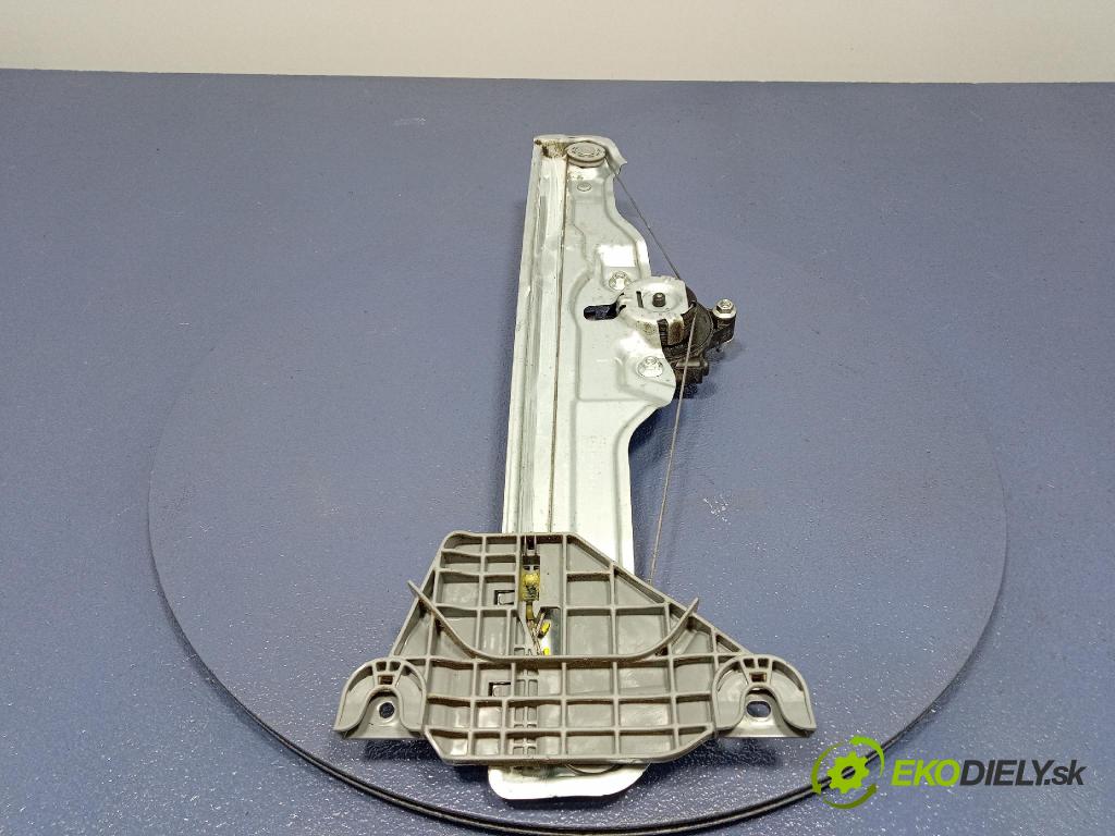 Kia Sportage 2022 mechanismus stahování Sklenka: Zad: v pravo: BA050K0020