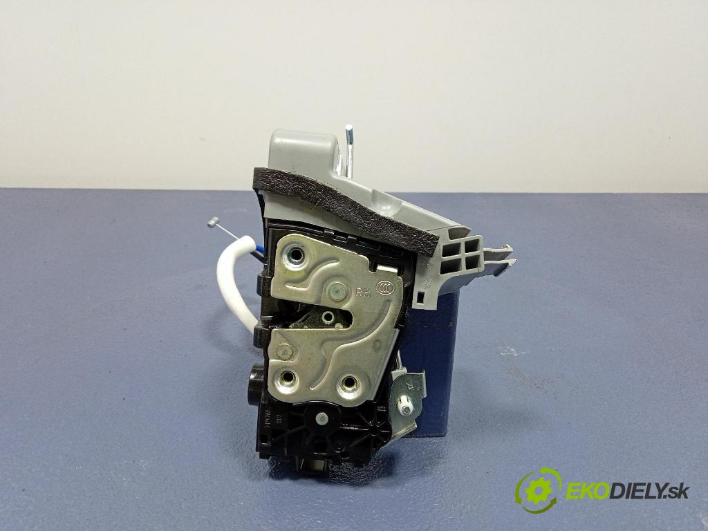 Kia Sportage 2022 zámek dveře Zad: v pravo: 81420R2000