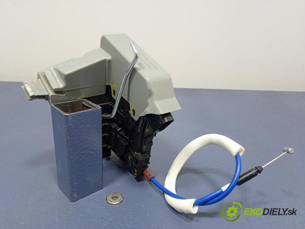 Kia Sportage 2022 zámek dveře Zad: v pravo: 81420R2000