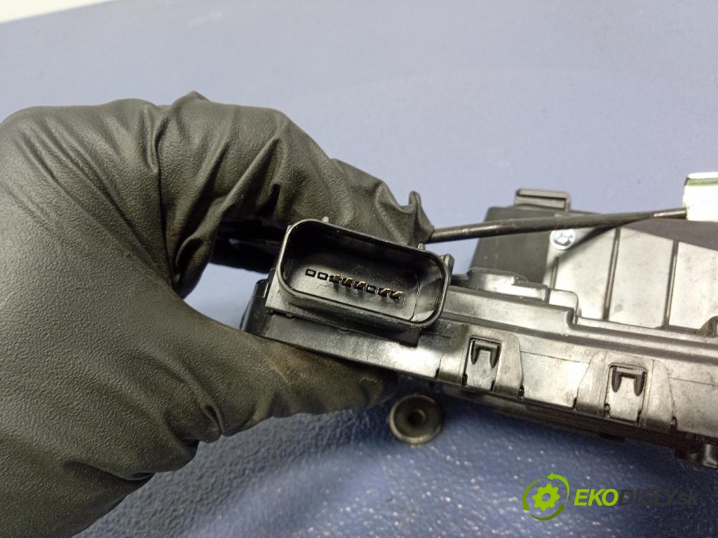 Kia Sportage 2022 zámok dvere zad Vľavo: 81410R2000