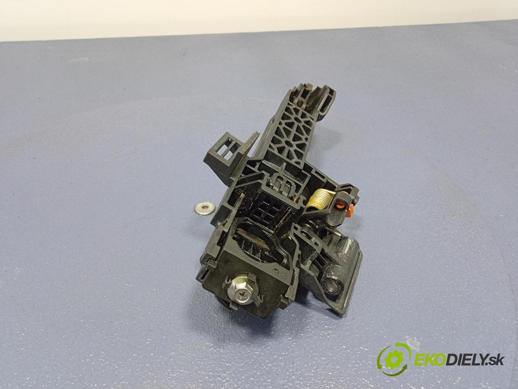 Kia Sportage 2022 klika Zad: Práva: