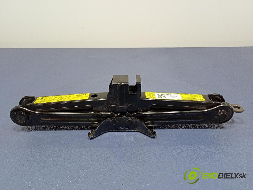 Kia Sportage 2022 zvedák 09110N7000