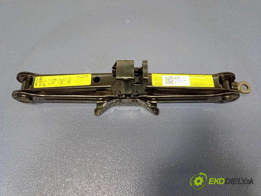 Kia Sportage 2022 zvedák 09110N7000