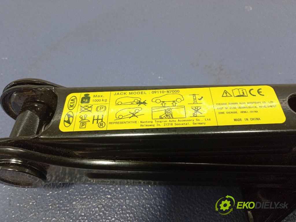 Kia Sportage 2022 zvedák 09110N7000