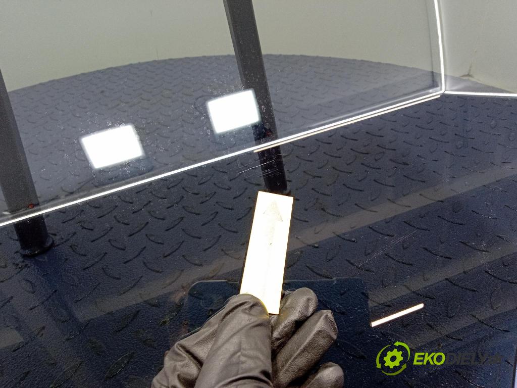 Kia Sportage 2022 sklo dveře Zad: levé