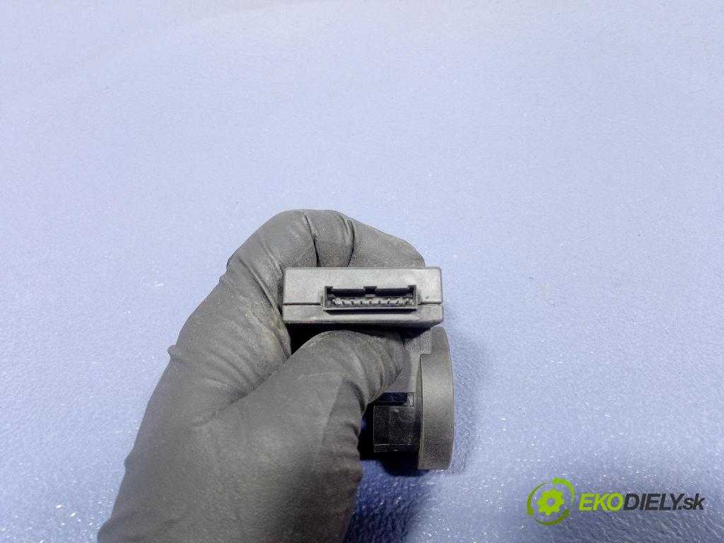 Opel Zafira 1999 řídící jednotka Motor: 09117394